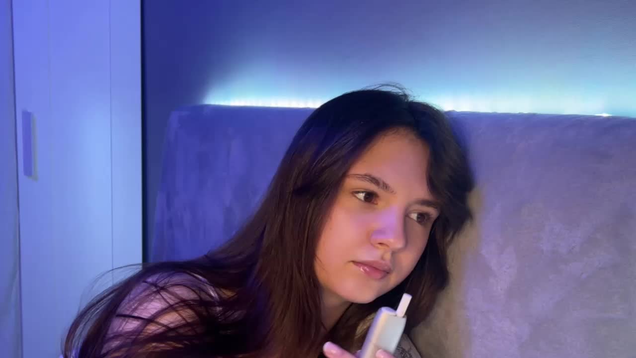 AlisaRichGold Cam Model Chat October 29, 2025