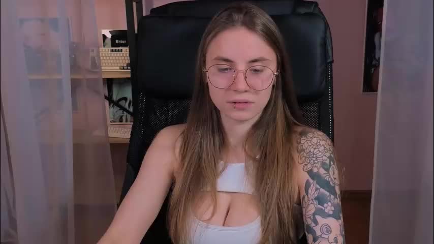 _lovelylove_ Cam Model Chat October 29, 2025