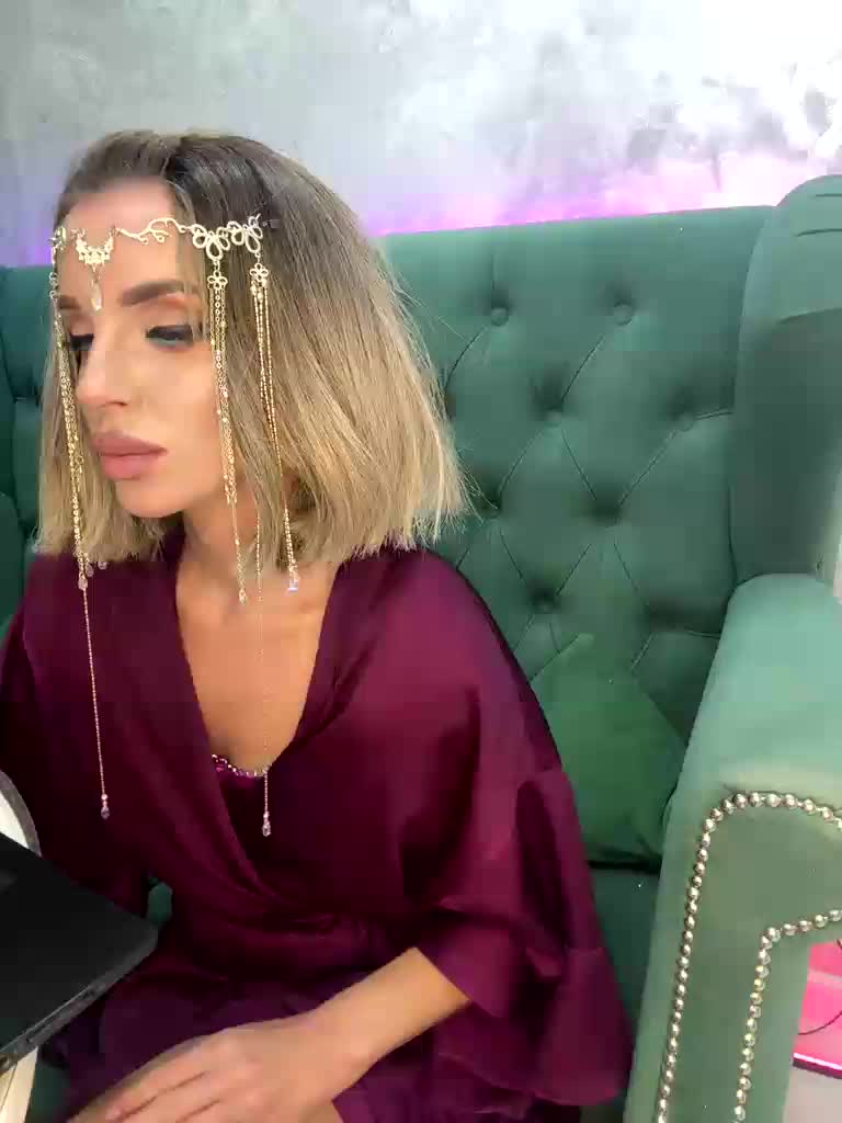 Darina_ Cam Model Chat October 29, 2025