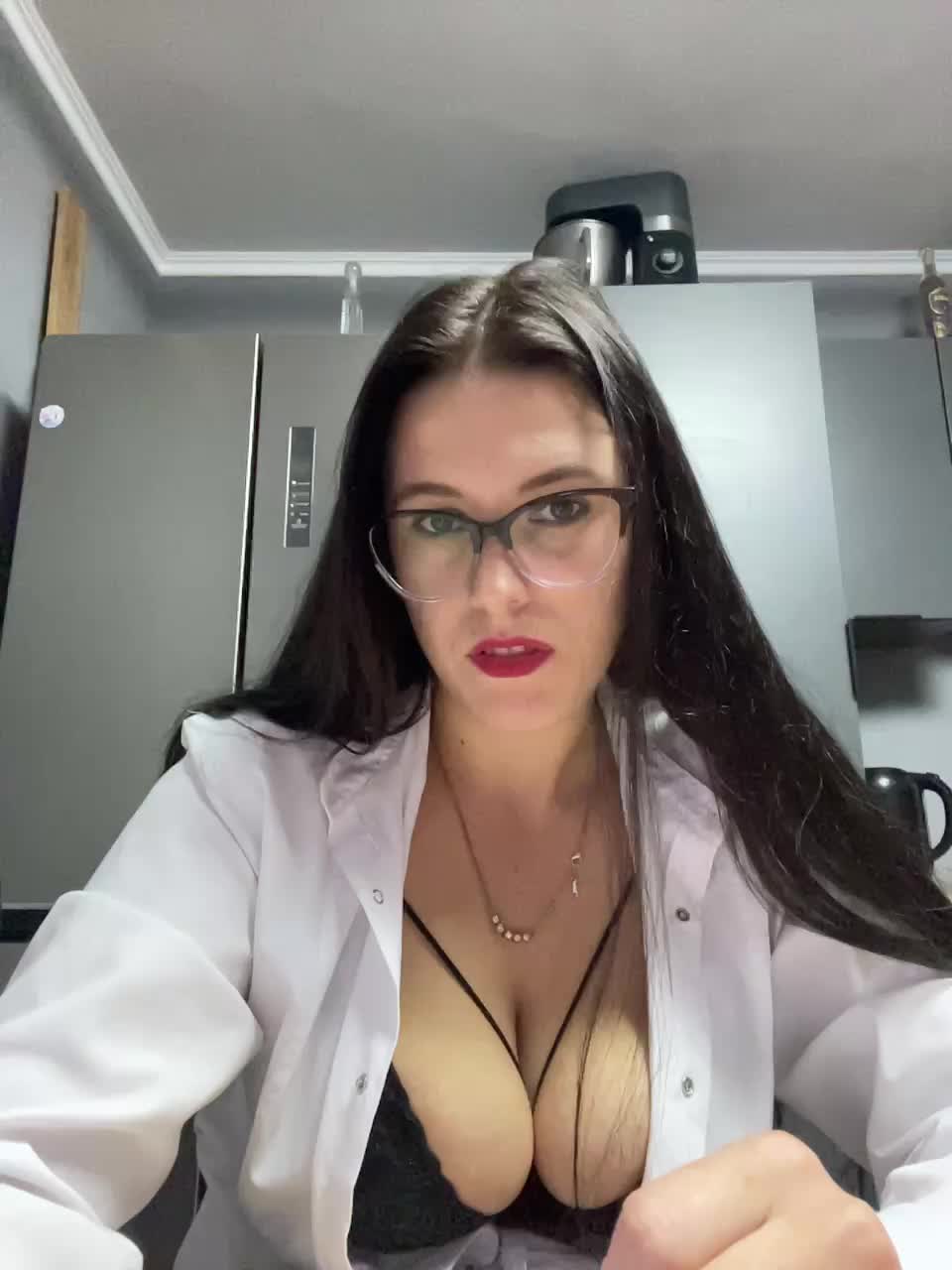 Potifays Cam Model Chat October 29, 2025