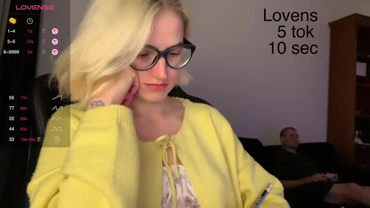 Sexy-Sweets Cam Model Chat October 29, 2025