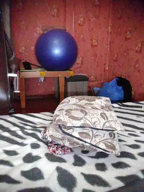 87_Sensuality_35 Cam Model Chat October 29, 2025