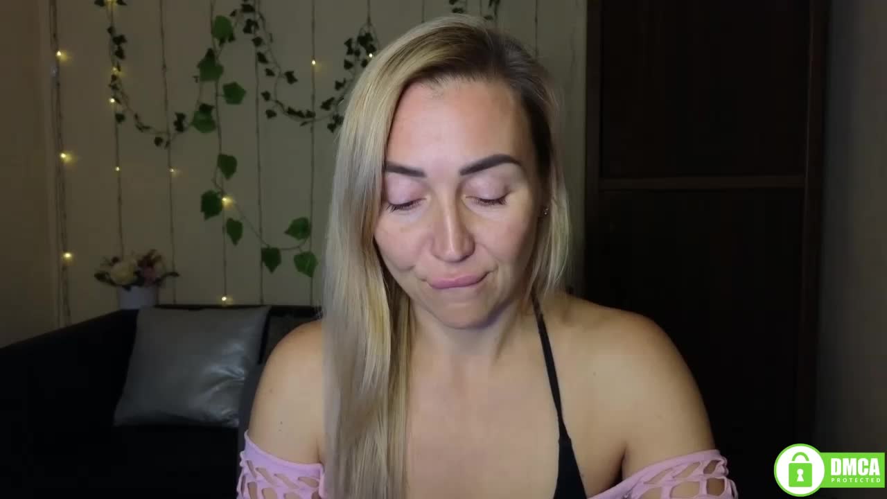 Jullyblondkiss Cam Model Chat October 29, 2025