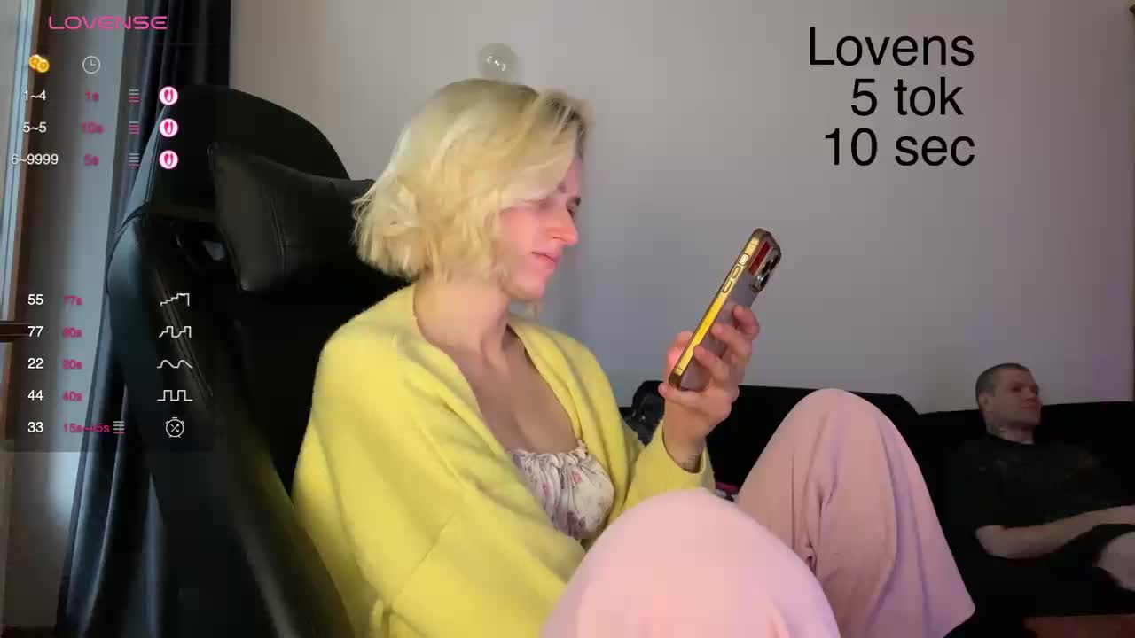 Sexy-Sweets Cam Model Chat October 29, 2025