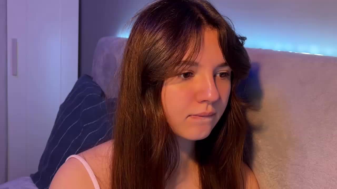 AlisaRichGold Cam Model Chat October 29, 2025