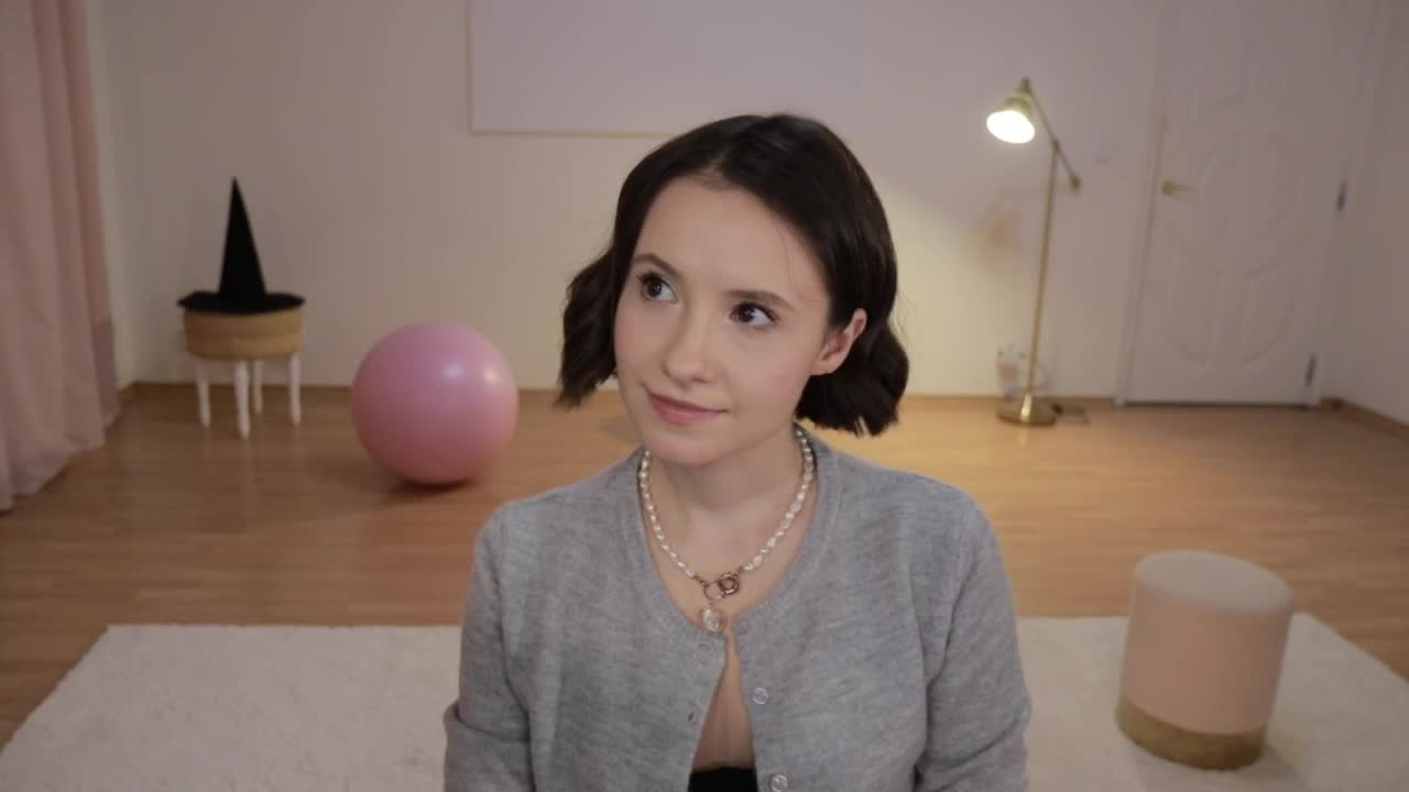 MissEssie Cam Model Chat October 29, 2025