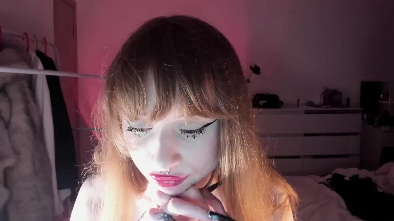 mnepohuyy Cam Model Chat October 29, 2025