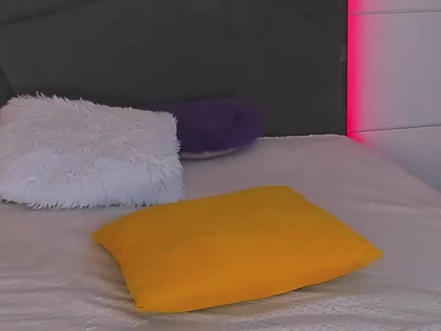 HollyTaillor Cam Model Chat October 29, 2025