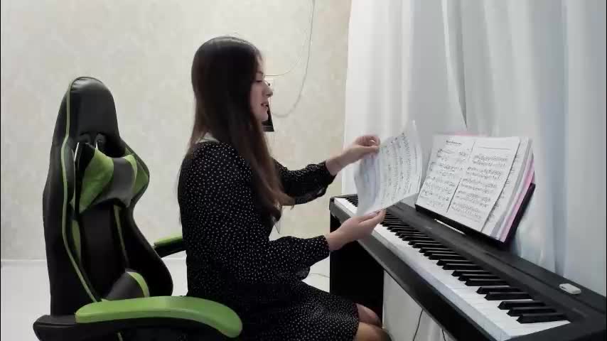 oladushek18 Cam Model Chat October 29, 2025