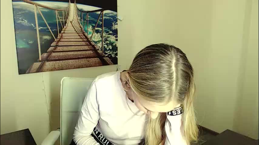 erikagavin Cam Model Chat October 29, 2025