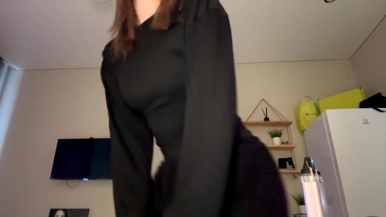 AuraLahrman Cam Model Chat October 29, 2025