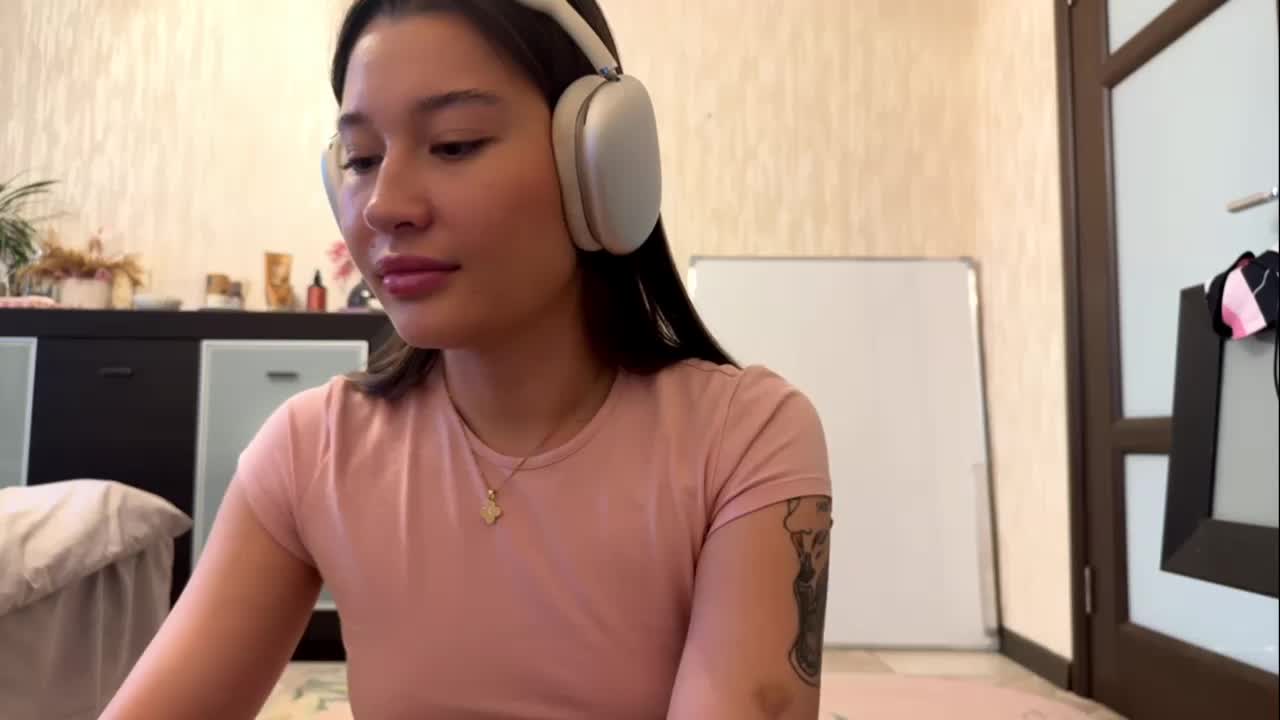 LakishaYanish Cam Model Chat October 29, 2025