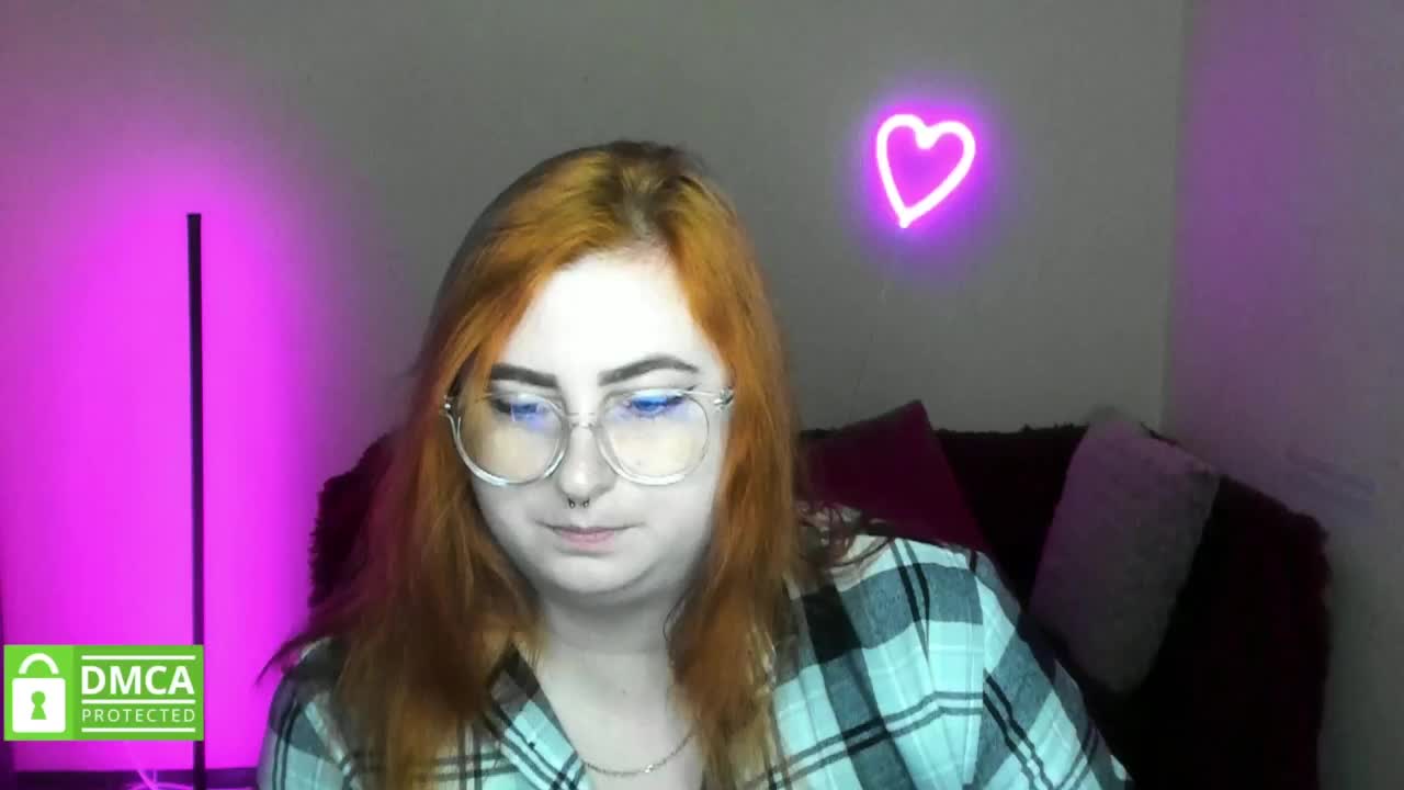 Aliciaredluv Cam Model Chat October 29, 2025