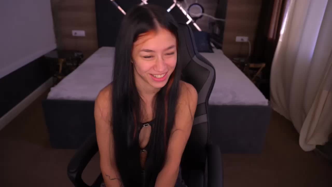 FataleNellie Cam Model Chat October 29, 2025