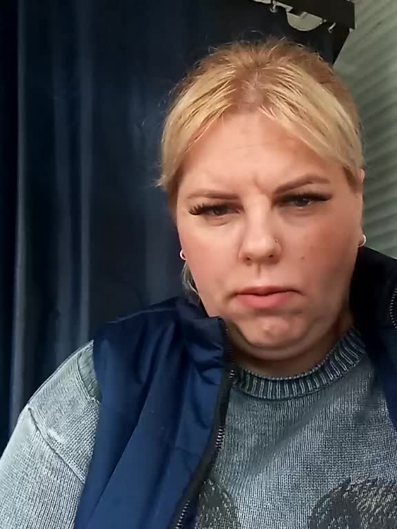 blondy_girl1499 Cam Model Chat October 29, 2025