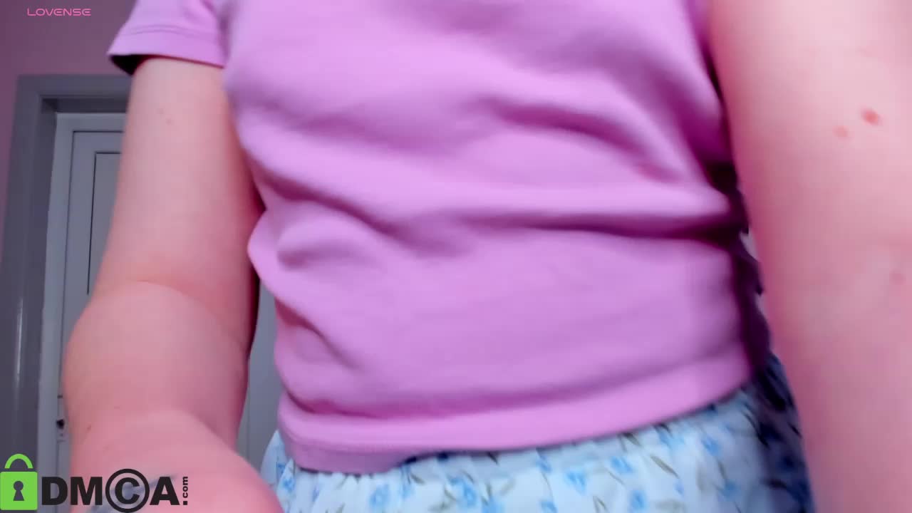 Sara-Moor Cam Model Chat October 29, 2025