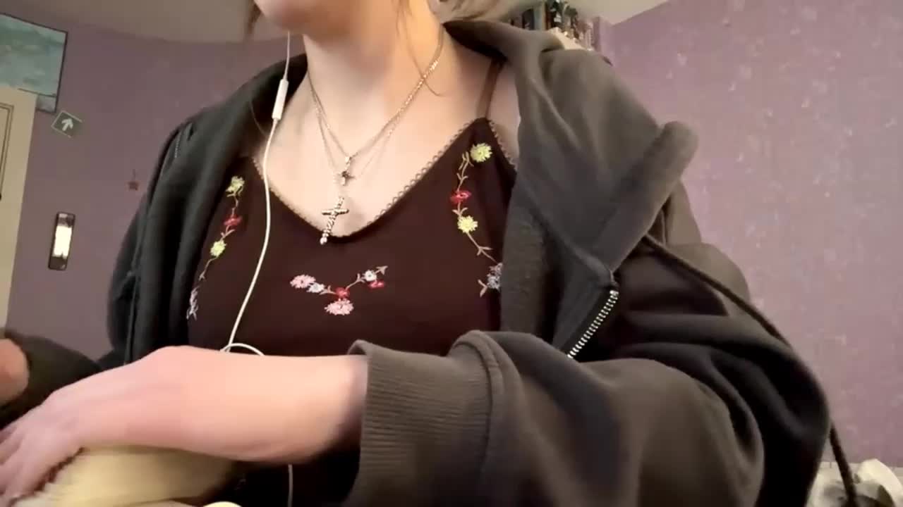 HoaRomano Cam Model Chat October 29, 2025