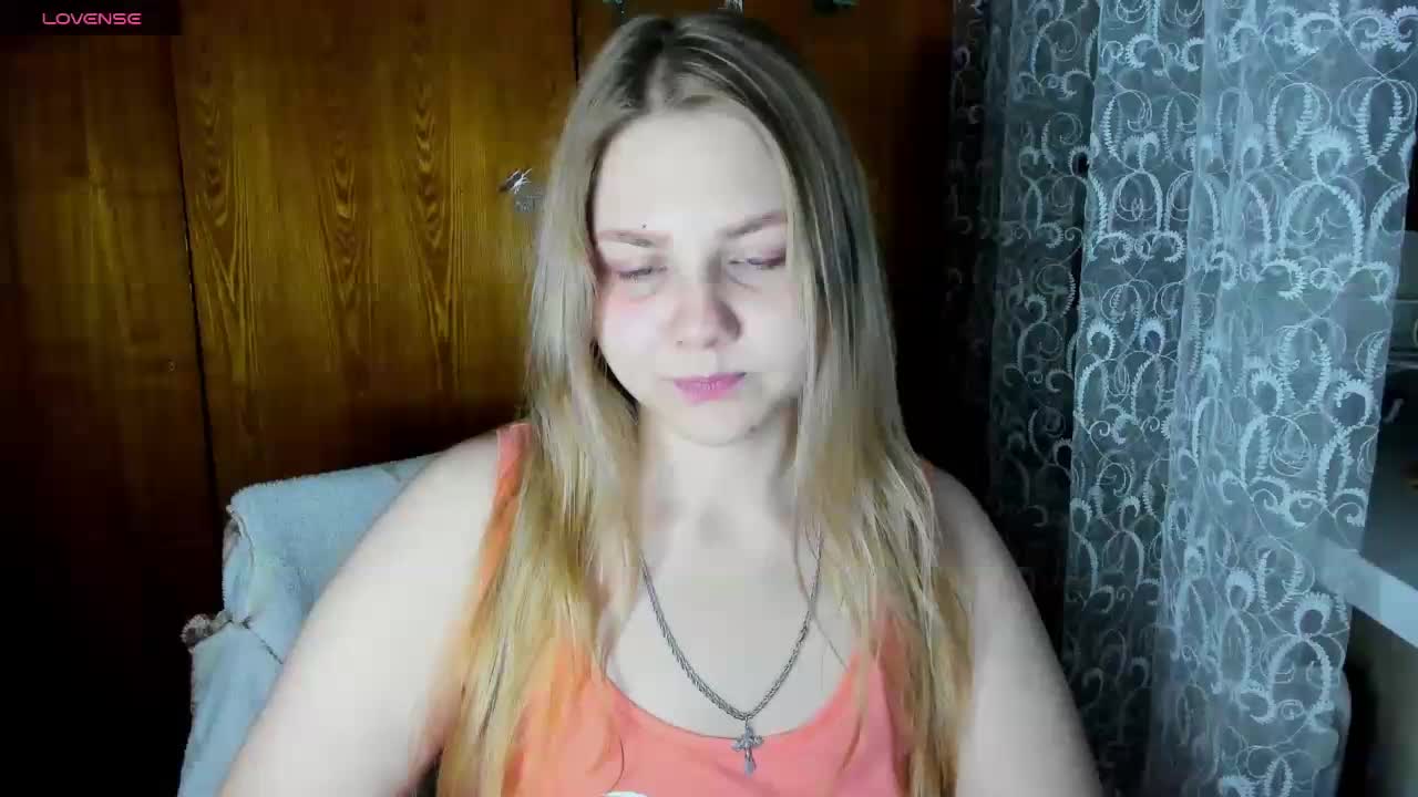 Emma-Frizea Cam Model Chat October 29, 2025