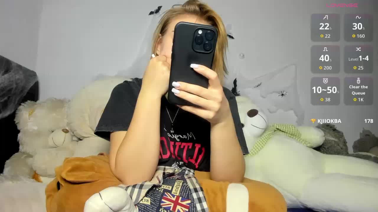 KissyKristy Cam Model Chat October 29, 2025