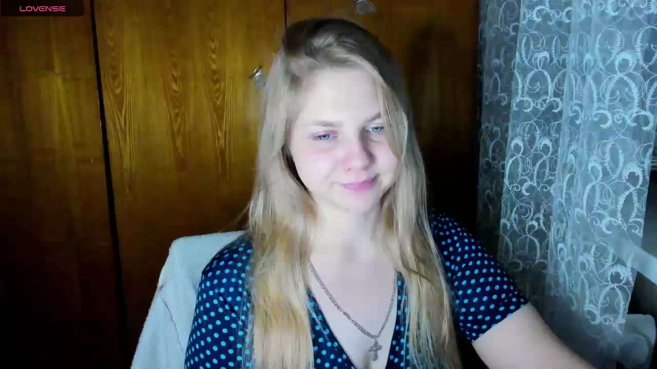 Emma-Frizea Cam Model Chat October 29, 2025