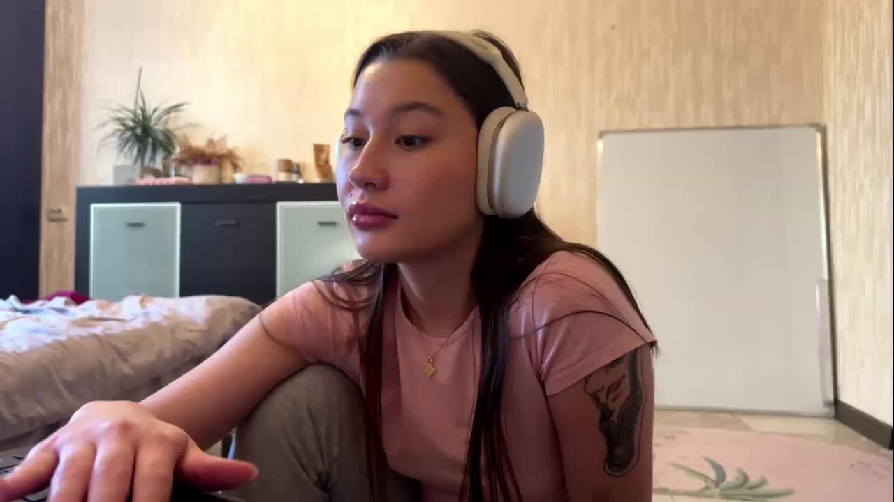 LakishaYanish Cam Model Chat October 29, 2025