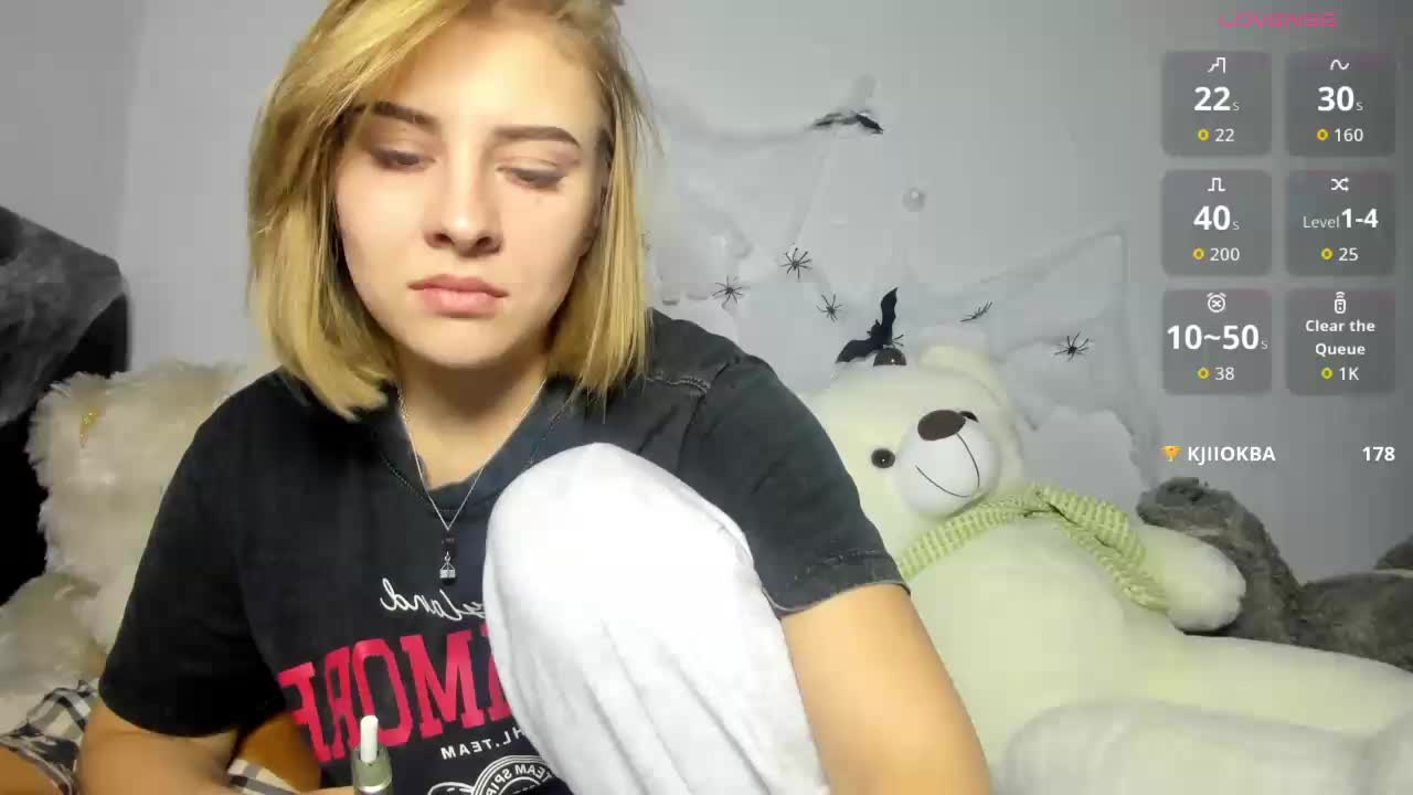 KissyKristy Cam Model Chat October 29, 2025