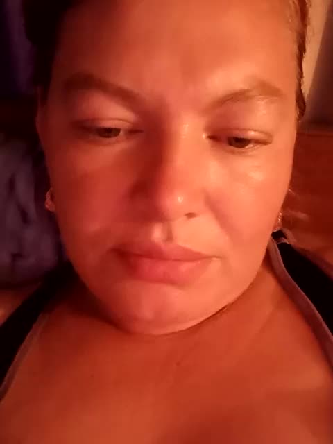 Raspberry_Rum Cam Model Chat October 29, 2025