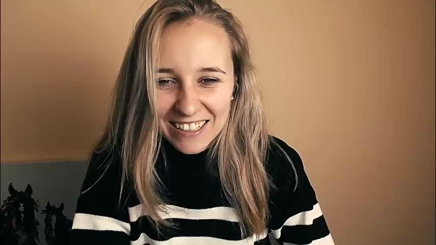 _nicole_new Cam Model Chat October 29, 2025