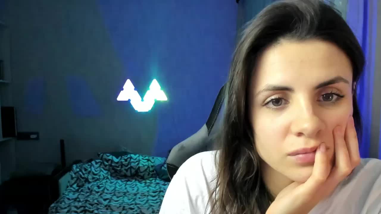 -EmilyJones- Cam Model Chat October 29, 2025