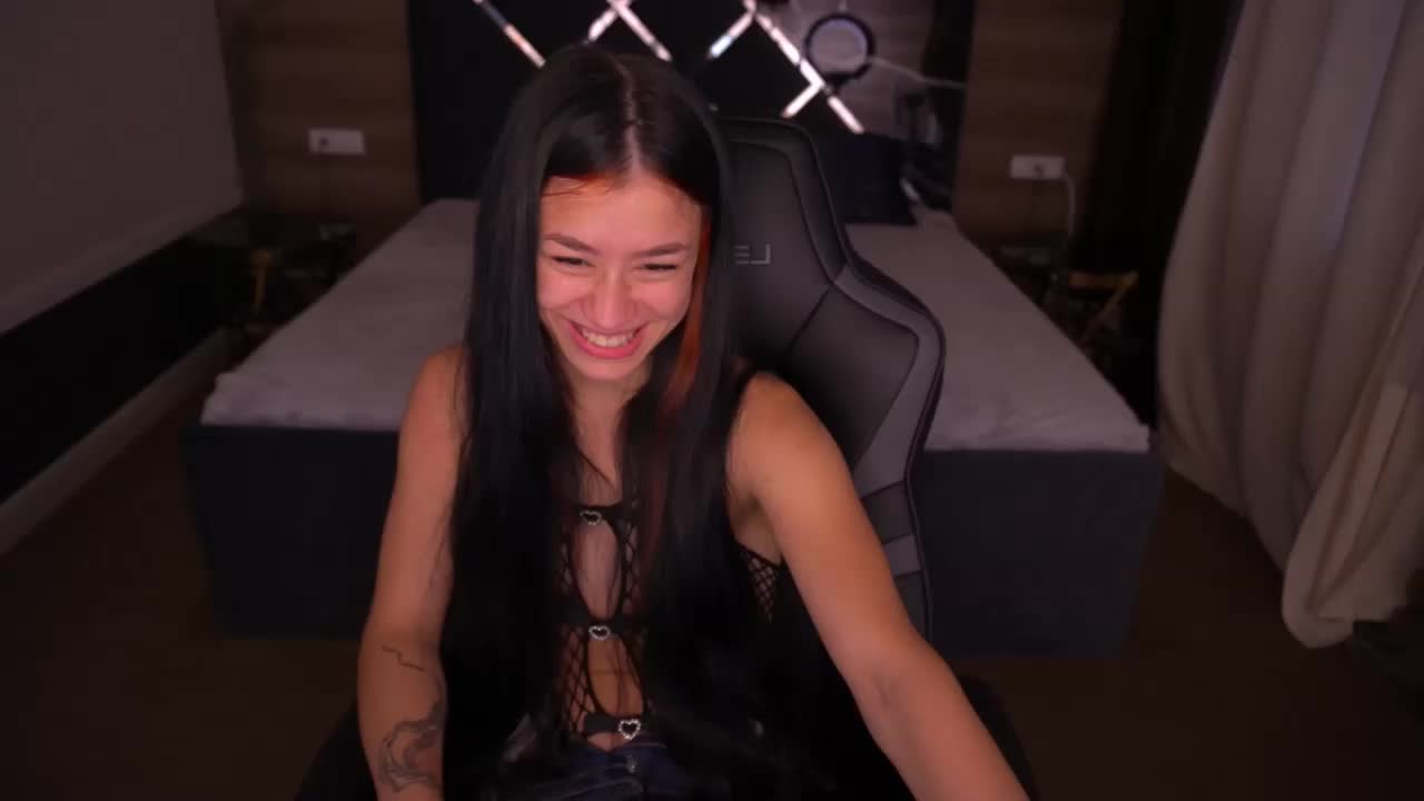 FataleNellie Cam Model Chat October 29, 2025