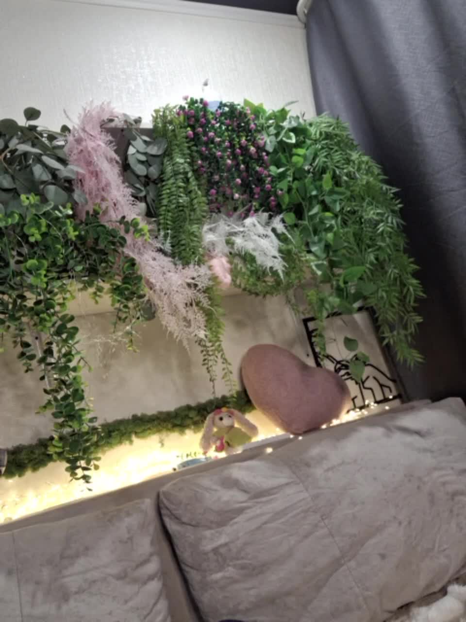 -scyrim- Cam Model Chat October 29, 2025