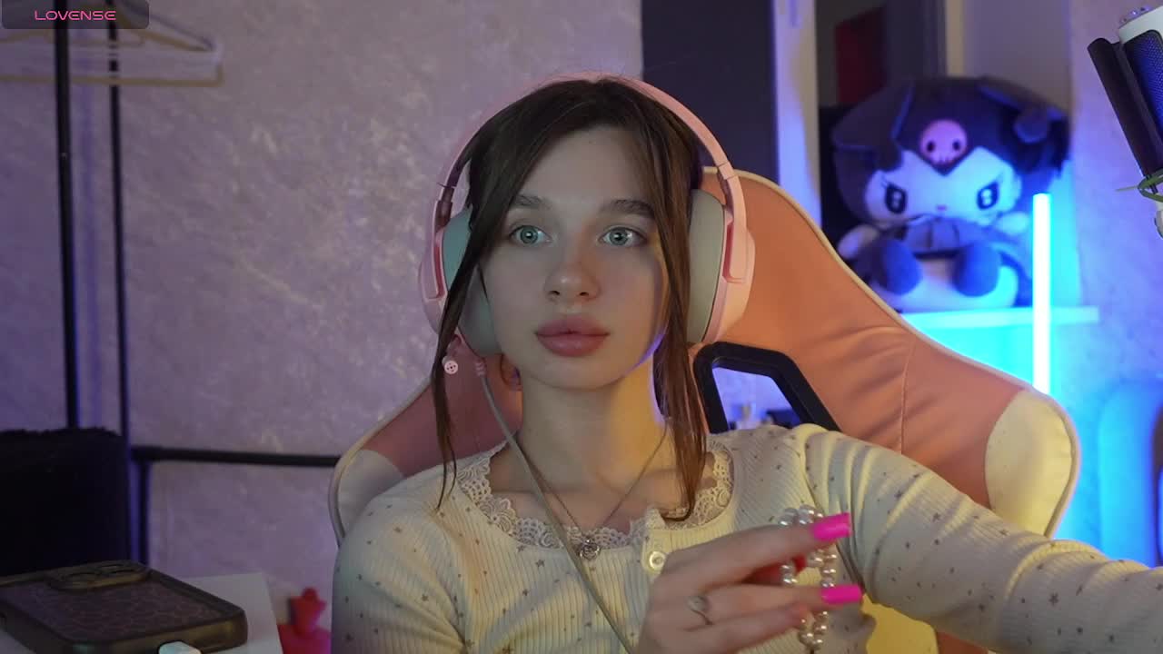 _Polly_ Cam Model Chat October 29, 2025