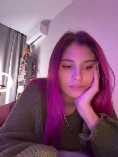 FOX69LOVE Cam Model Chat October 29, 2025