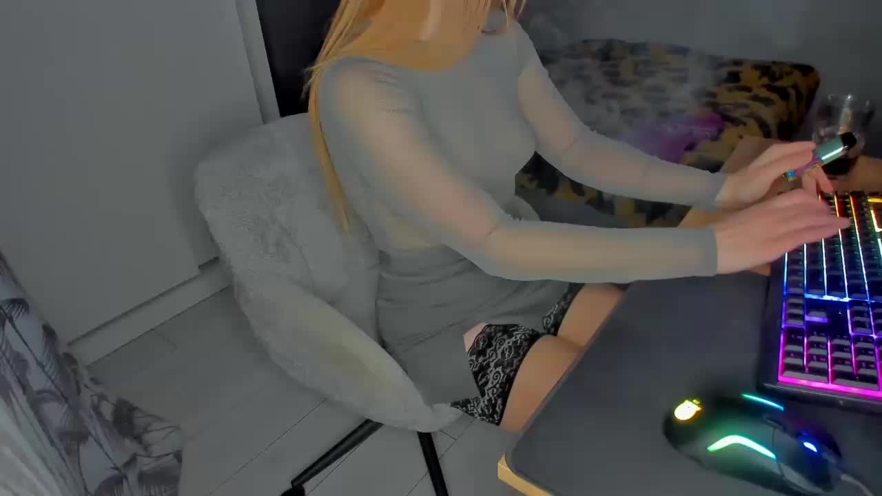 LoveLYYk Cam Model Chat October 29, 2025