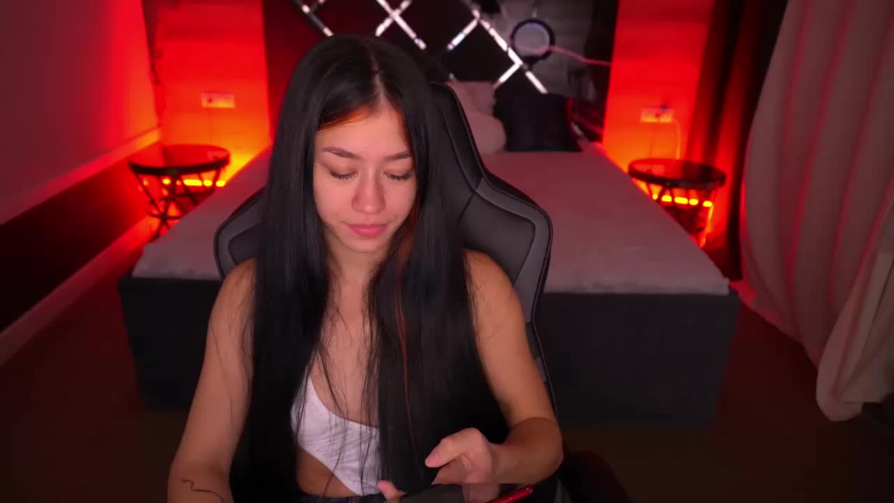 FataleNellie Cam Model Chat October 29, 2025