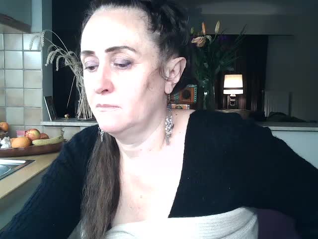 UllimOhi Cam Model Chat October 29, 2025