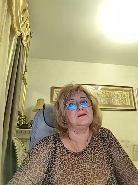 KarinkaSweet Cam Model Chat October 29, 2025