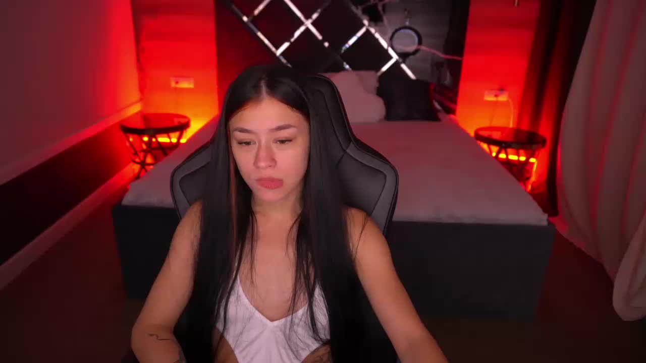 FataleNellie Cam Model Chat October 29, 2025