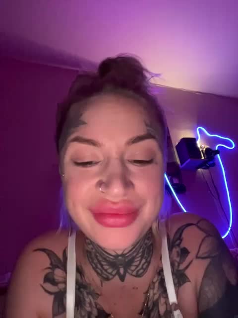 Lil_Lu Cam Model Chat October 29, 2025