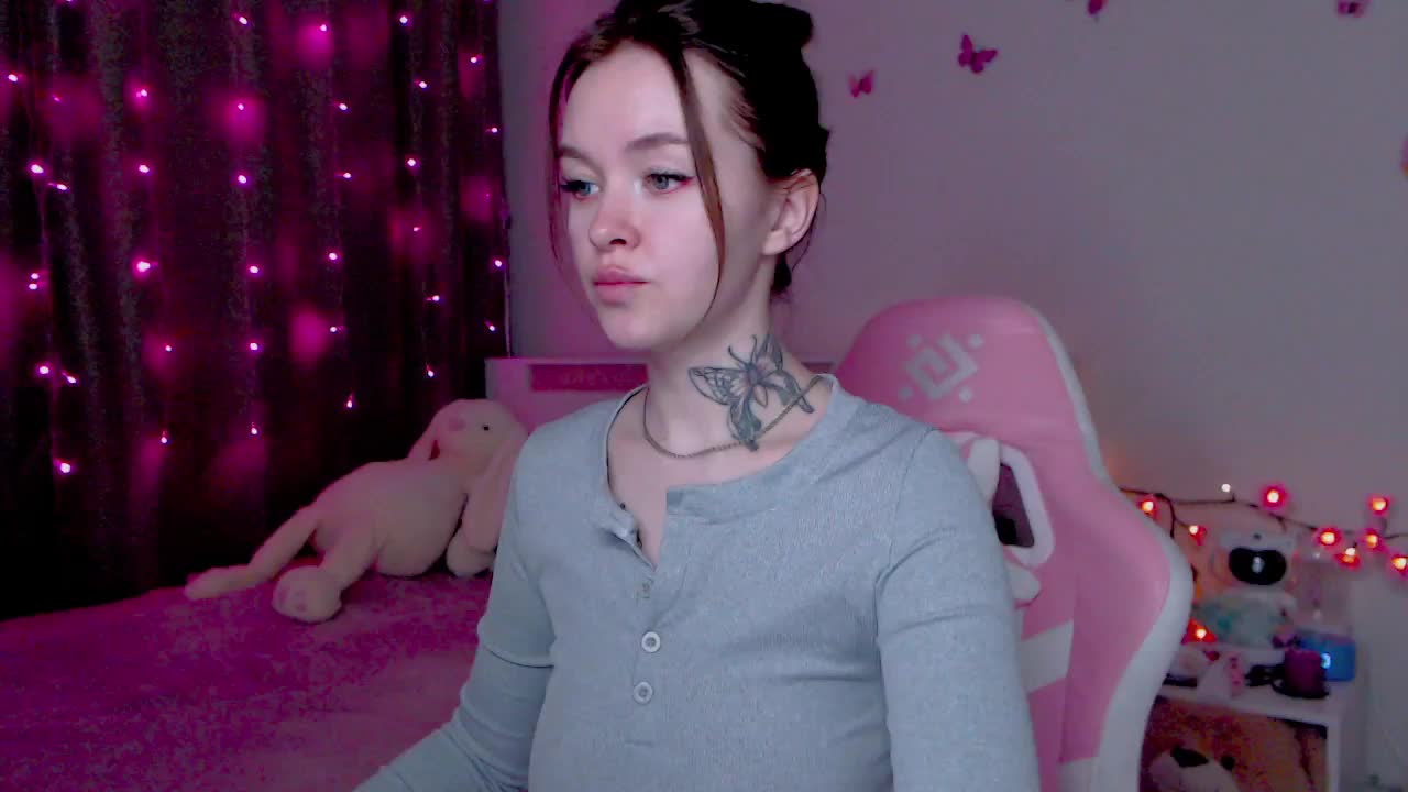 NaughtyMable Cam Model Chat October 29, 2025