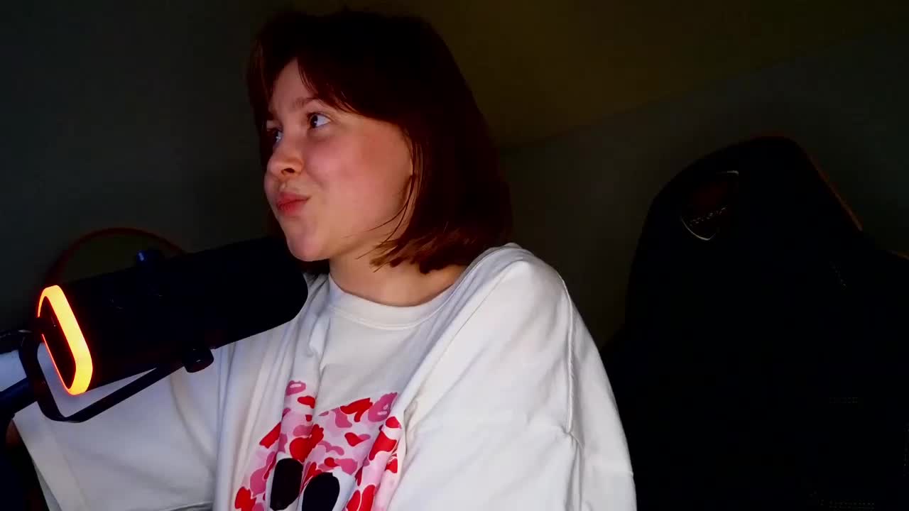 -sweetdreamss- Cam Model Chat October 29, 2025