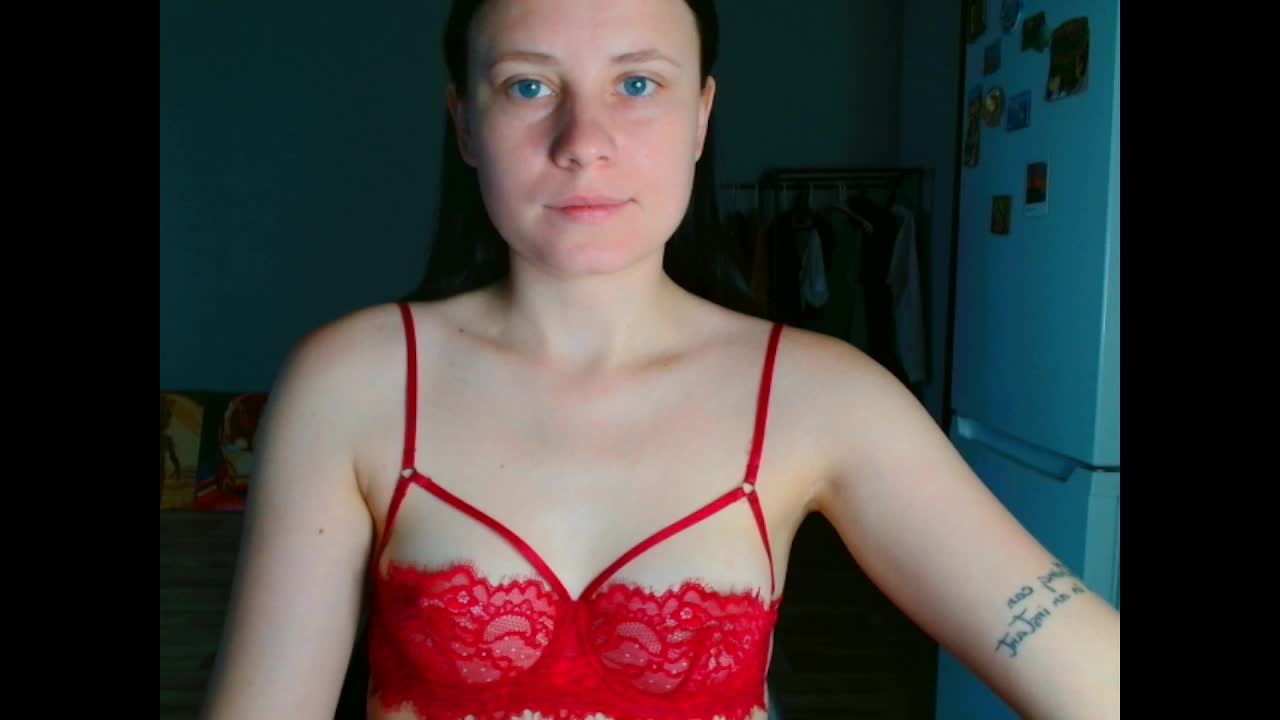 VikiKelt Cam Model Chat October 29, 2025