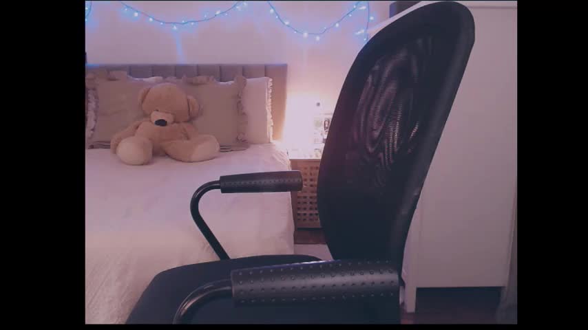 julialiones Cam Model Chat October 29, 2025