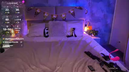 KiraRoxx Cam Model Chat October 29, 2025