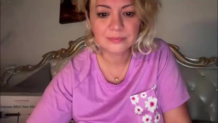 kiradivine Cam Model Chat October 29, 2025