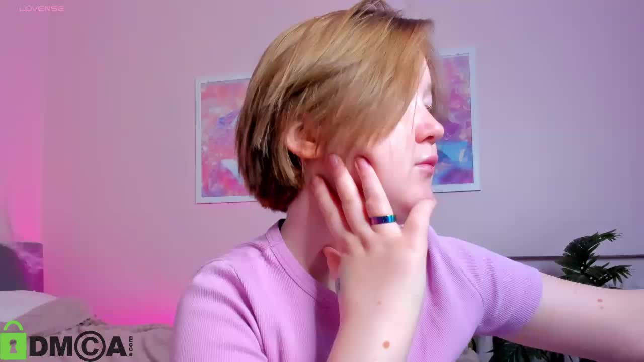 Sara-Moor Cam Model Chat October 29, 2025