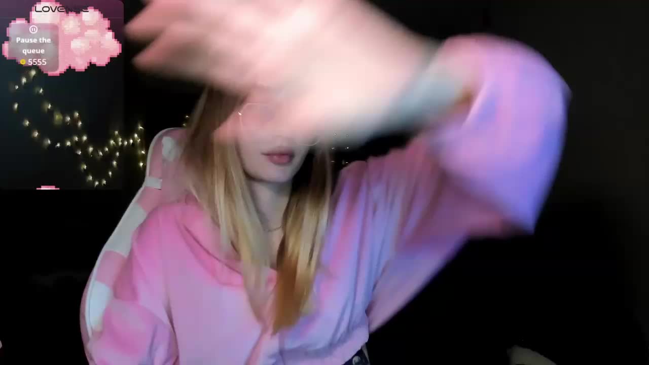 Polikinesis Cam Model Chat October 29, 2025