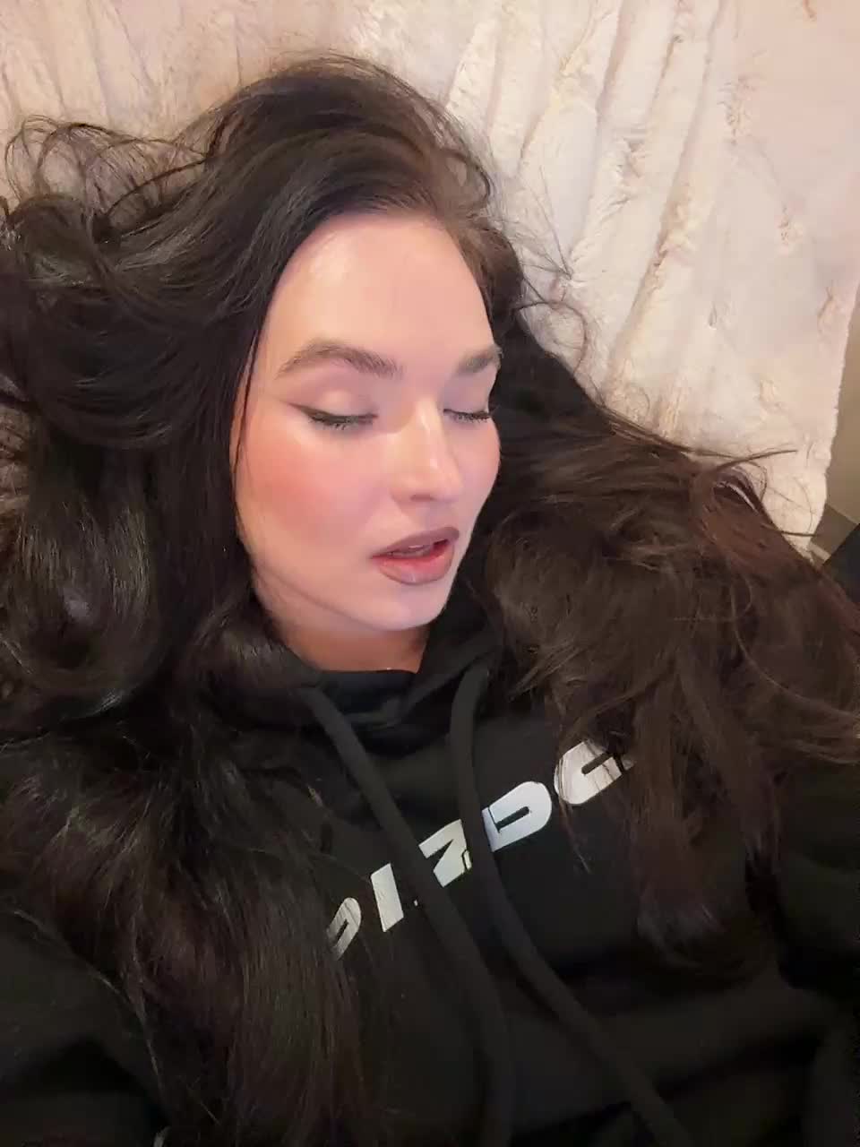 blackvelveet Cam Model Chat October 29, 2025