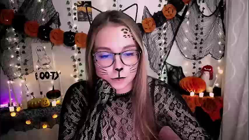 yours_piece_of_happiness_ Cam Model Chat October 29, 2025