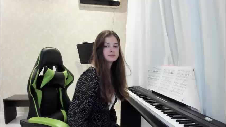 oladushek18 Cam Model Chat October 29, 2025